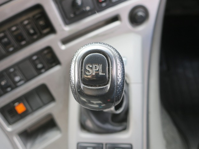 中古トラック UDトラックストラクタヘッド ＃20