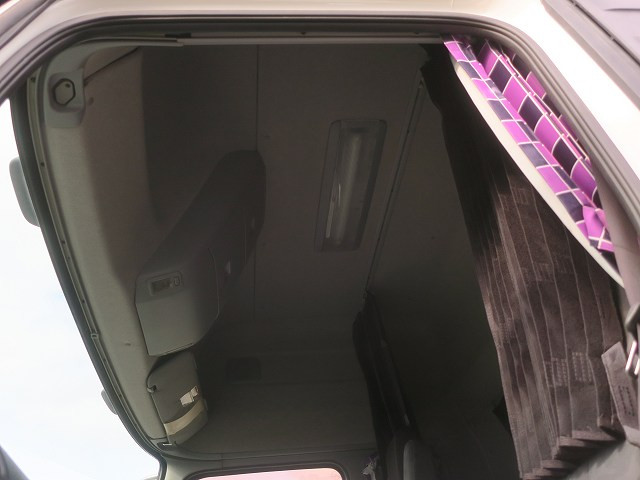 中古トラック UDトラックストラクタヘッド ＃24