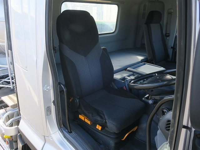 中古トラック 日野粉粒体運搬車 #14