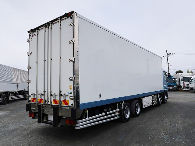 中古トラック いすゞ冷凍バン #3