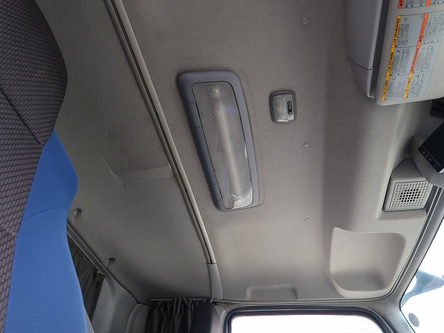 中古トラック いすゞ冷凍バン #24