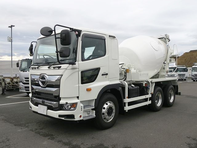  日野コンクリートミキサー車