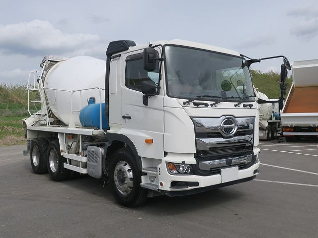 中古トラック 日野コンクリートミキサー車 #2