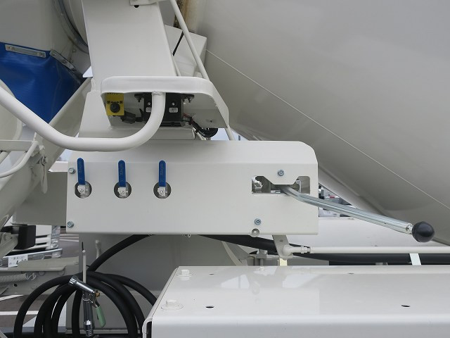 日野 プロフィア 大型コンクリートミキサー車