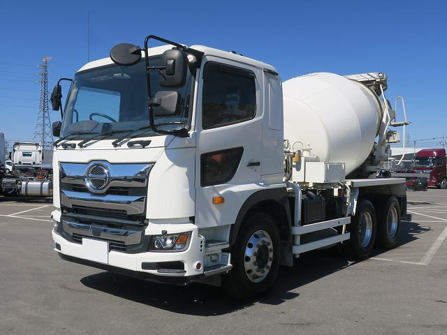 Lease ended! 2024 Hino Profia Mixer Truck, KYB drum capacity 8.7m³, electric hopper cover, aluminum wheels. ★Approximate mileage 30,000km/Dealer service records included/Vehicle inspection valid until February 2027★