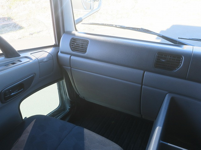 中古トラック UDトラックストラクタヘッド ＃17