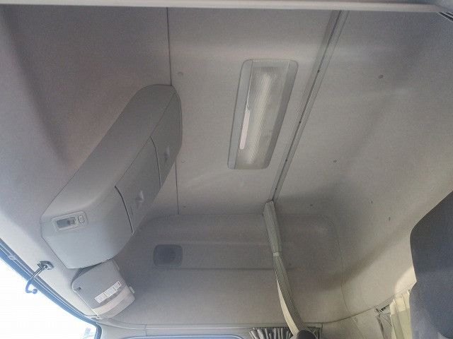 中古トラック UDトラックストラクタヘッド ＃24