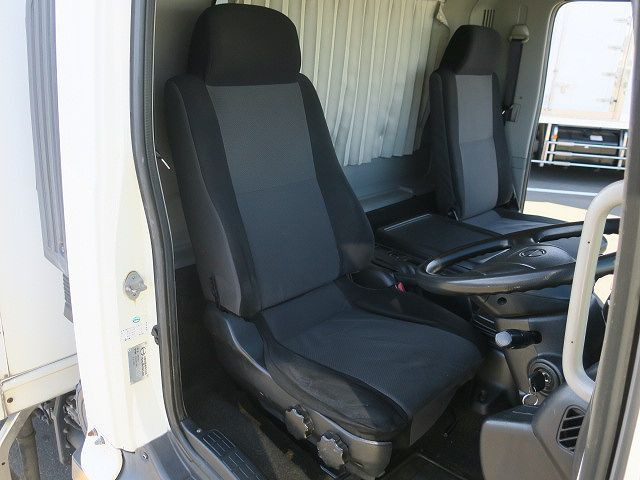 中古トラック 日野冷凍バン ＃17