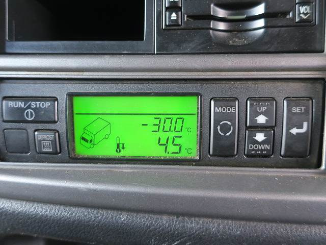 中古トラック 日野冷凍バン ＃24
