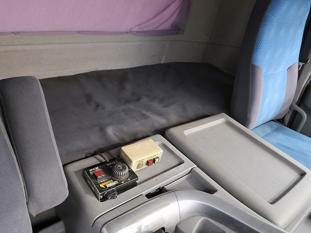 中古トラック UDトラックスコンクリートミキサー車 #24