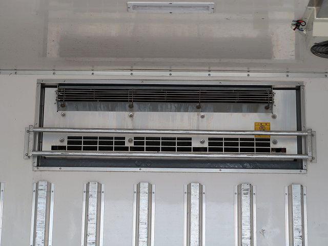 中古トラック 三菱ふそう冷凍バン ＃7