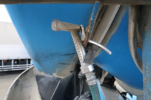 中古トラック 日野コンクリートミキサー車 ＃11