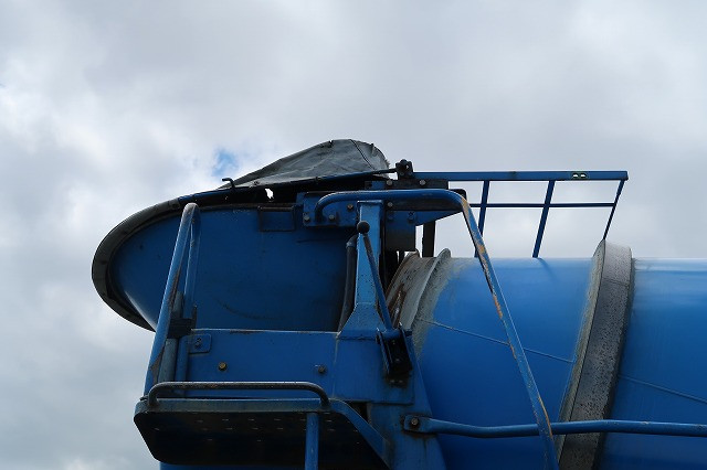 中古トラック 日野コンクリートミキサー車 ＃7