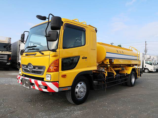 日野散水車