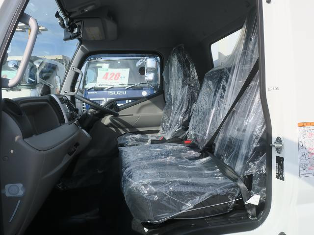 中古トラック 三菱ふそう冷凍バン ＃24