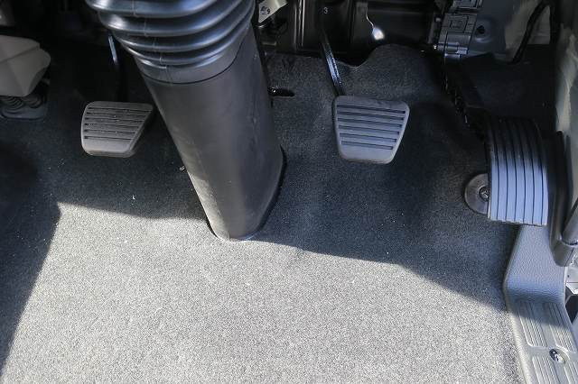 中古トラック 三菱ふそうクレーン付平ボディ ＃21