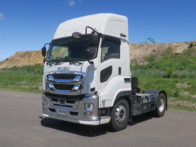 最新入庫情報】令和3年式 いすゞギガ トラクタヘッド • 中古トラックの