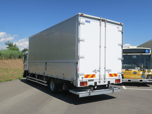 中古トラック いすゞアルミウィング ＃4