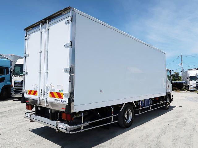中古トラック いすゞ冷凍バン ＃3