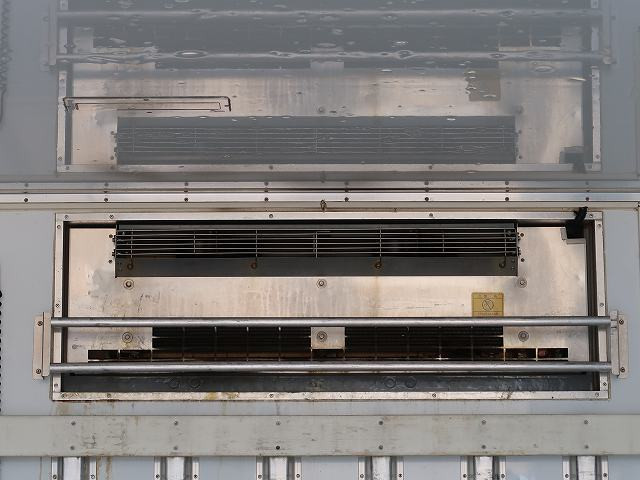 中古トラック いすゞ冷凍バン ＃7