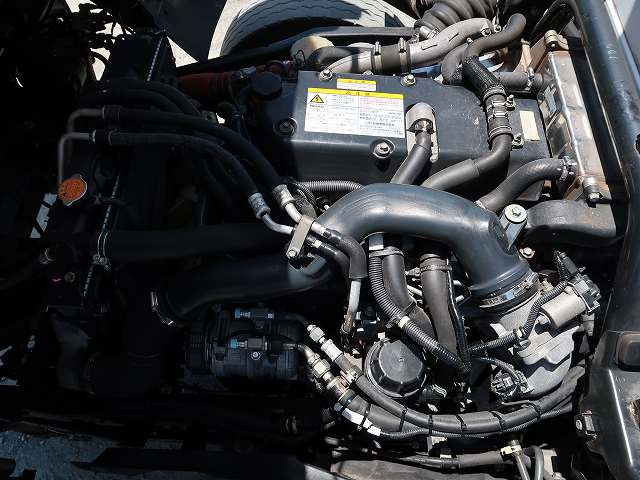 中古トラック いすゞ冷凍バン ＃10