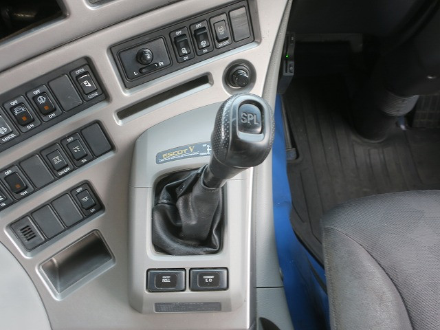 中古トラック UDトラックス冷凍バン #17