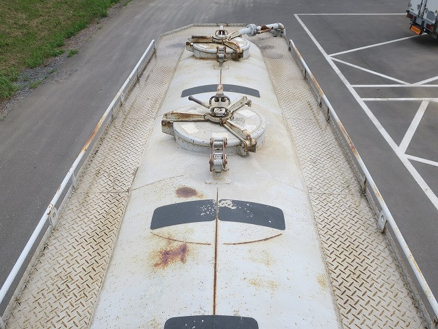 中古トラック いすゞ粉粒体運搬車 ＃7