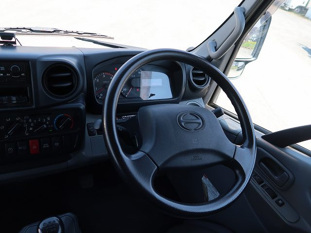 中古トラック 日野 デュトロ 2tアルミバン