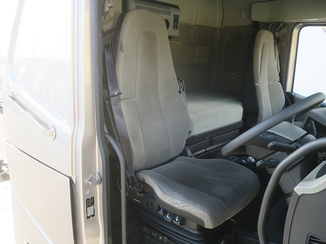 中古トラック ボルボトラクタヘッド ＃14