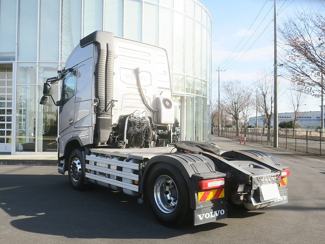 中古トラック ボルボトラクタヘッド ＃4