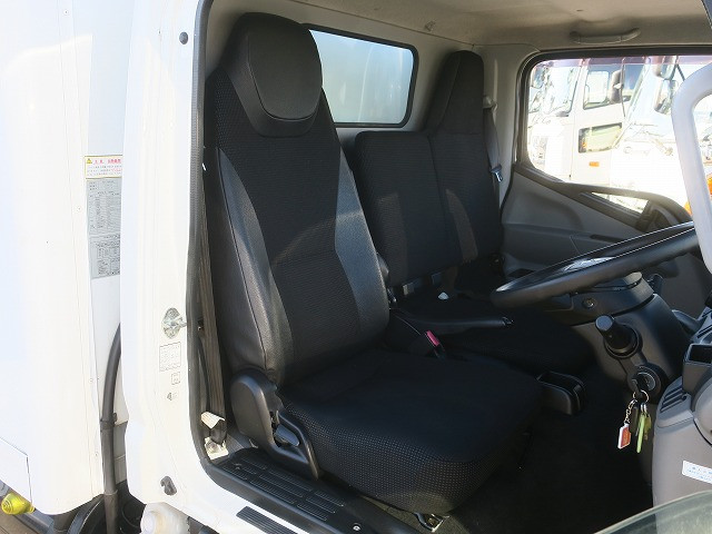 中古トラック 三菱ふそう冷凍バン ＃12