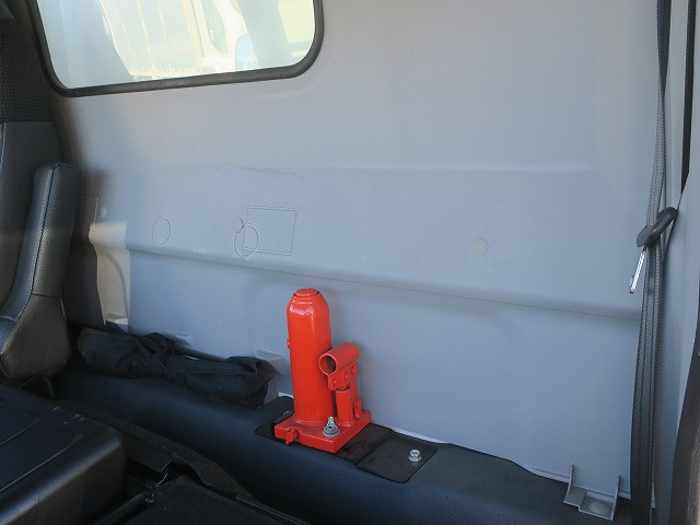 中古トラック 三菱ふそう冷凍バン ＃22