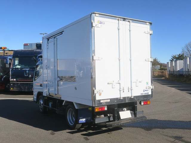 中古トラック 三菱ふそう冷凍バン ＃4