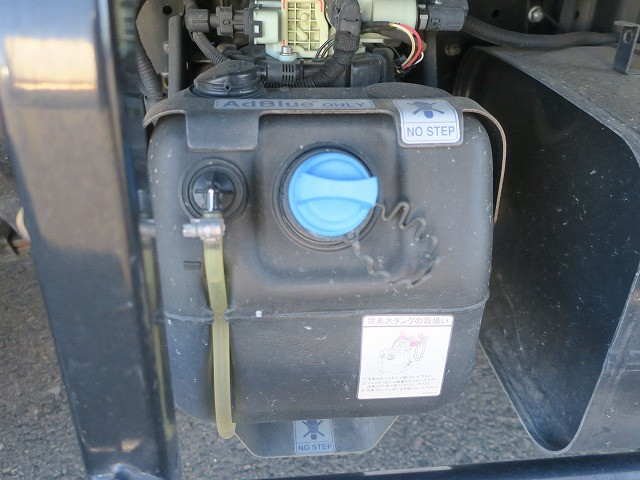 中古トラック 三菱ふそう冷凍バン ＃10