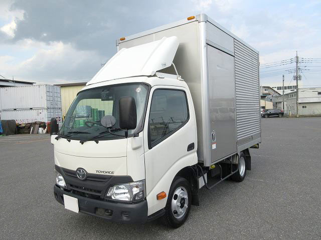 平成31年式 トヨタ トヨエース 2tアルミバン 標準ショート 荷台高220cm 左サイド扉 【準中型(5t限定)免許対応 ※旧普通免許OK】
