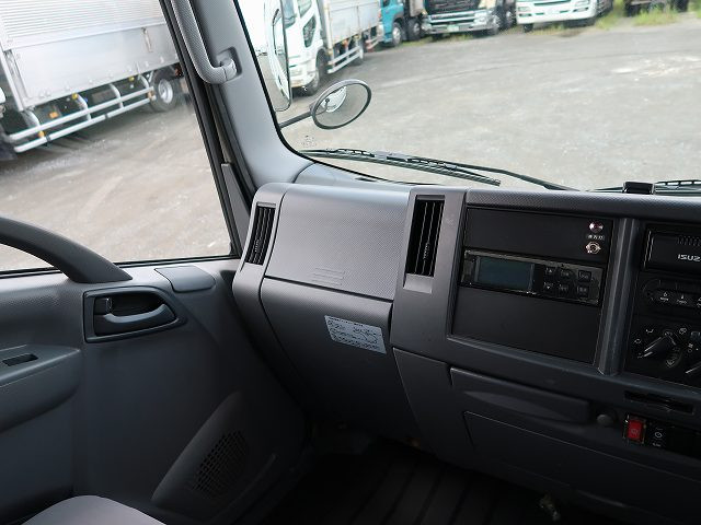 中古トラック いすゞ冷凍バン ＃14