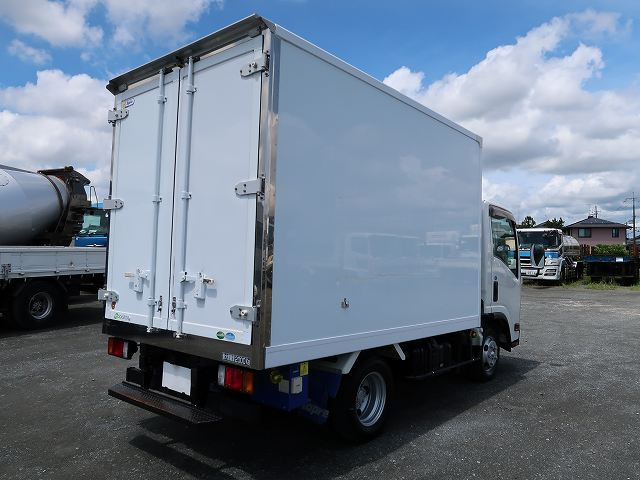 中古トラック いすゞ冷凍バン #3