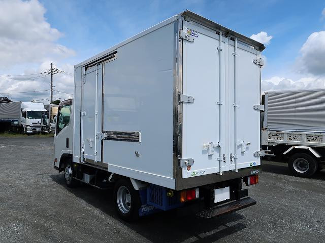 中古トラック いすゞ冷凍バン ＃4