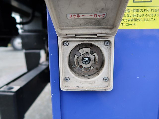 中古トラック いすゞ冷凍バン ＃10
