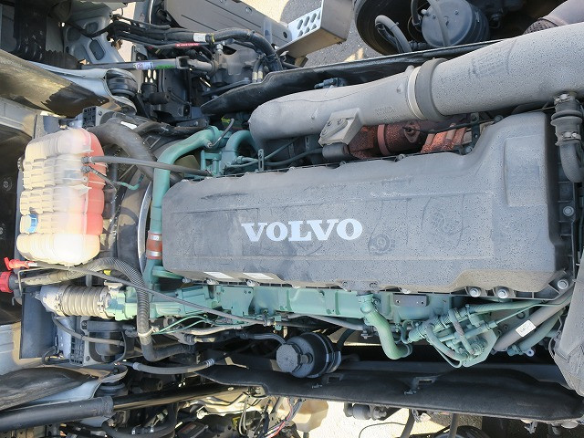 中古トラック ボルボトラクタヘッド #13