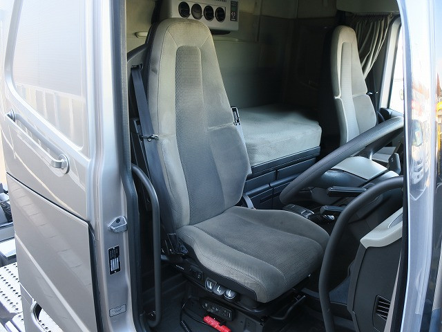 中古トラック ボルボトラクタヘッド #14