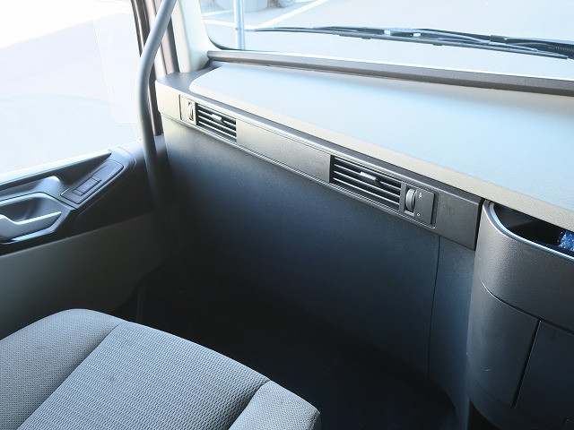 中古トラック ボルボトラクタヘッド #15