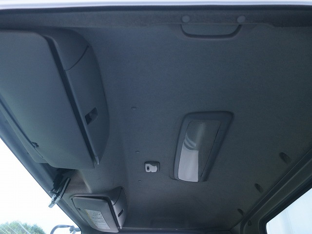 中古トラック いすゞ冷凍バン #24