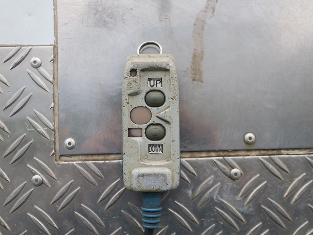 中古トラック いすゞ冷凍バン #8