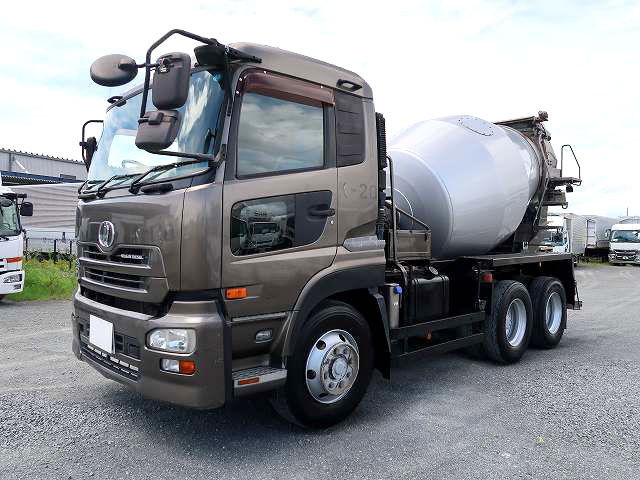 中古トラック UDトラックス クオン 大型コンクリートミキサー車