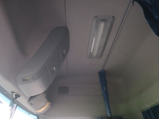 中古トラック UDトラックストラクタヘッド ＃24