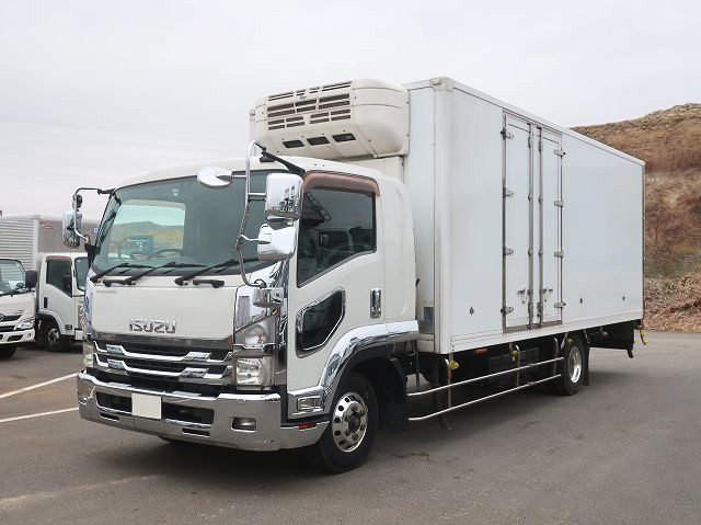 [Lease-Only Vehicle] 2015 Isuzu Forward Medium-Duty Refrigerated Van, 6200mm Wide, Topre-Made -30-Degree Setting, Left-Side Double Door, Rear Air Suspension, Keystone, 240 HP, Aluminum Wheels