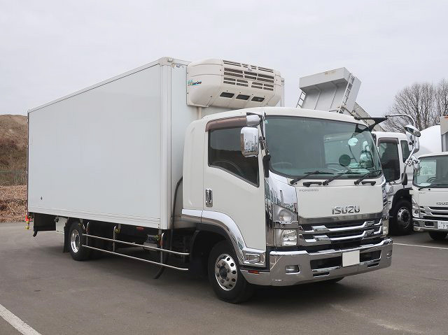 中古トラック いすゞ冷凍バン ＃2