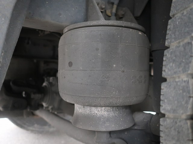 中古トラック いすゞ冷凍バン ＃11