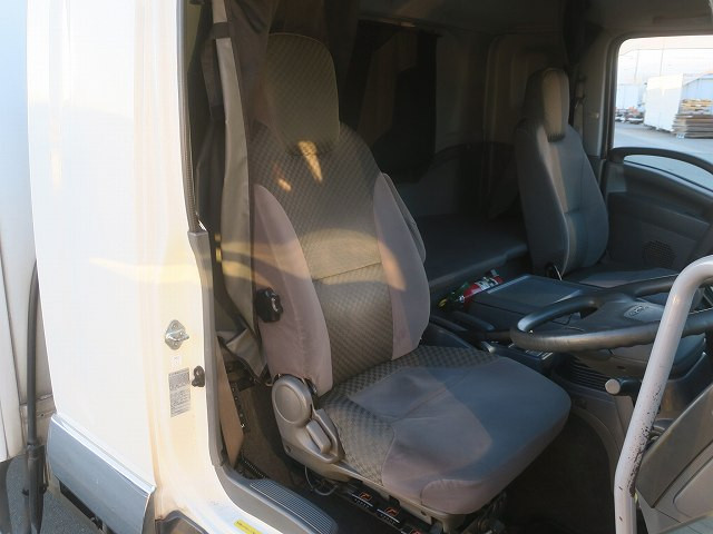 中古トラック いすゞ冷凍バン ＃13